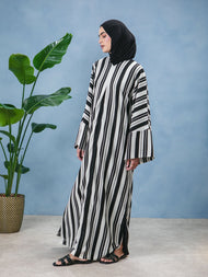 Single Pleat Crochet Kaftan